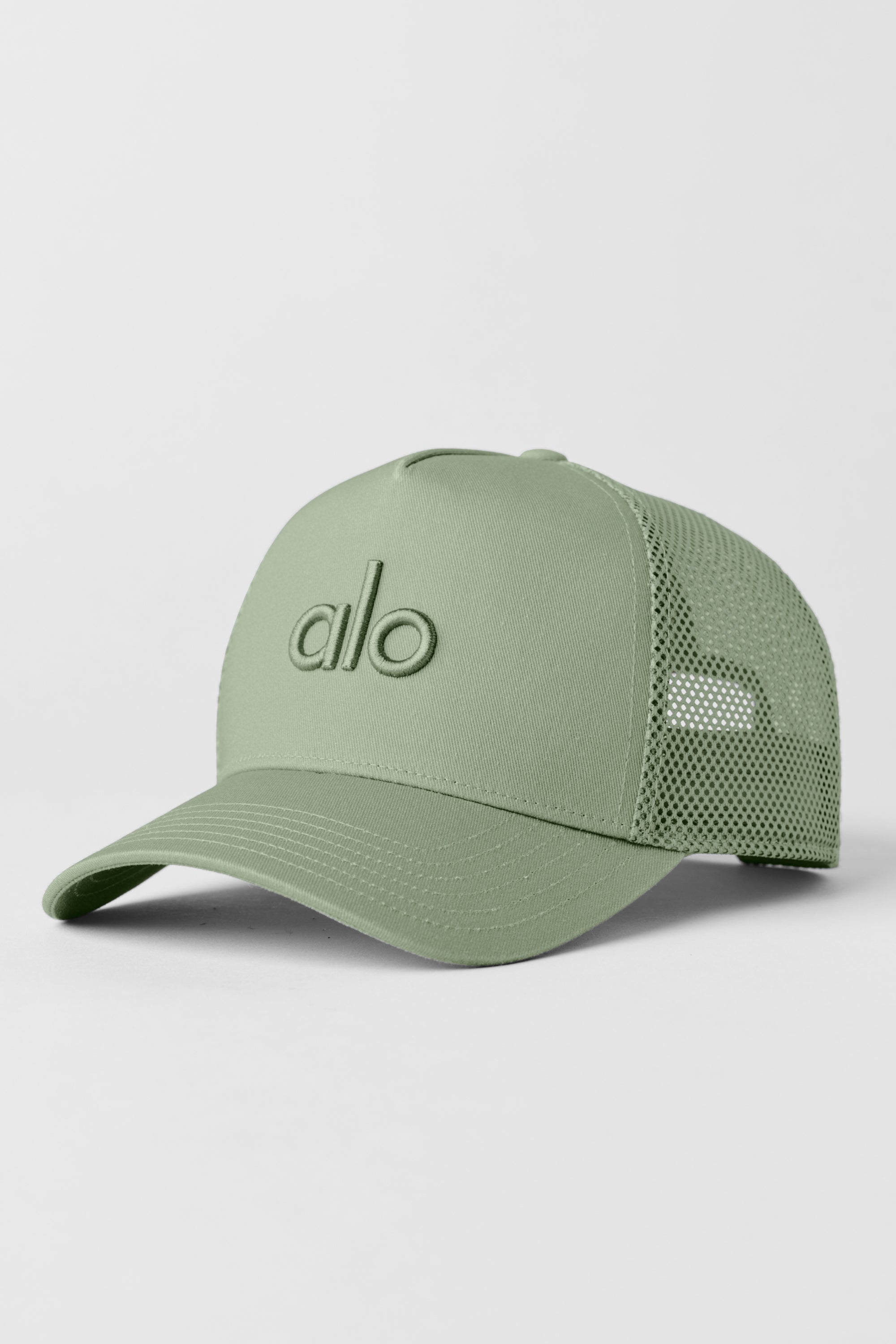 Alo Yoga District Trucker Hat - Dune Grass