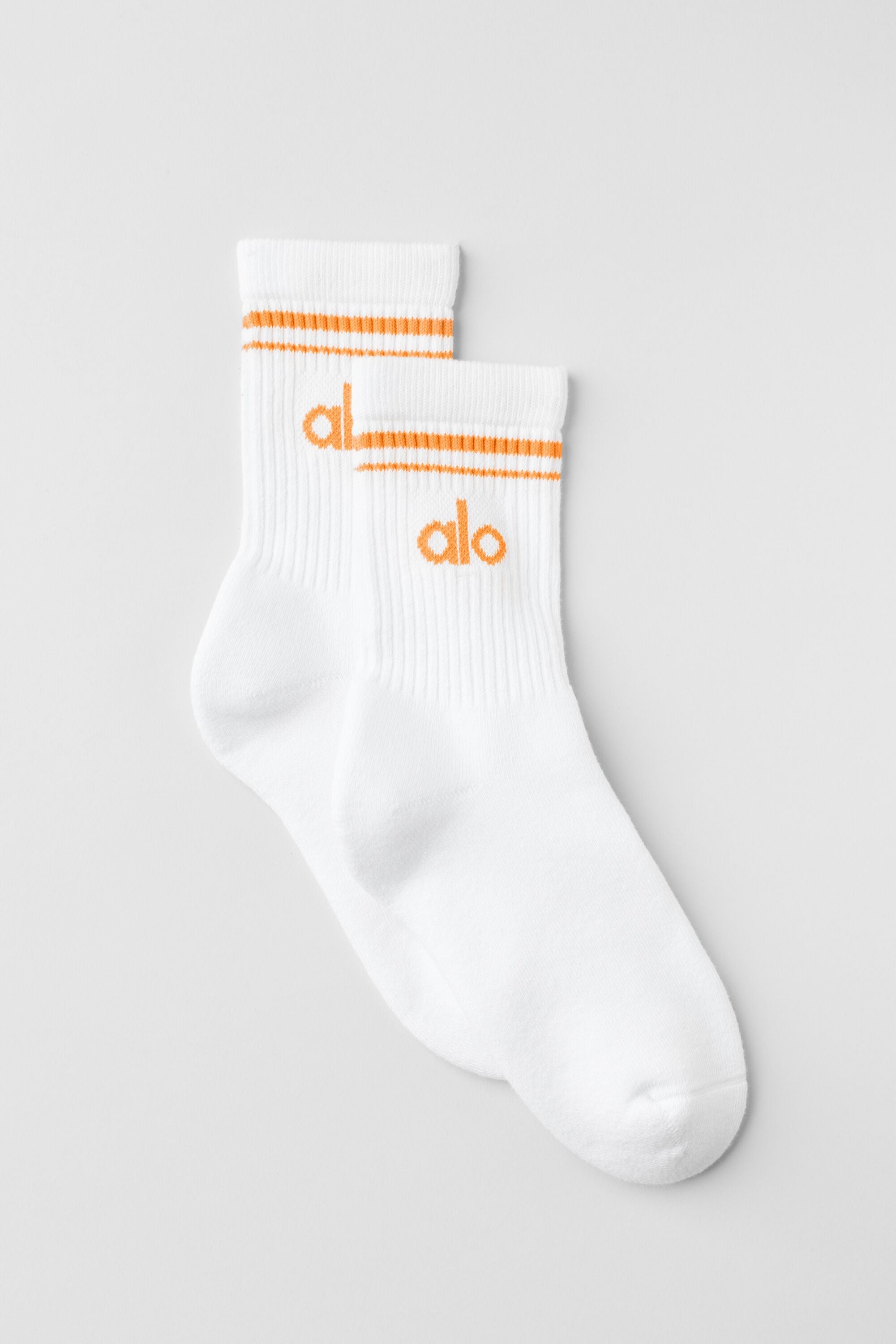 Alo Yoga Unisex Half-Crew Throwback Sock - White/Satsuma Breeze