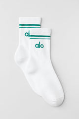 Alo Yoga Unisex Half-Crew Throwback Sock - White/Emerald Isle