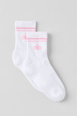 Alo Yoga Unisex Half-Crew Throwback Sock - White/Pink Marshmallow