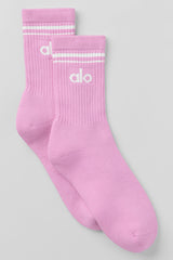 Alo Yoga Unisex Half-Crew Throwback Sock - Candy Heart Pink/White