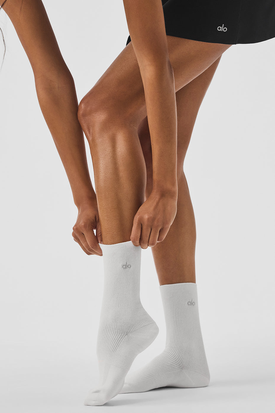 Alo Yoga Unisex Half-Crew Understated Sock - White