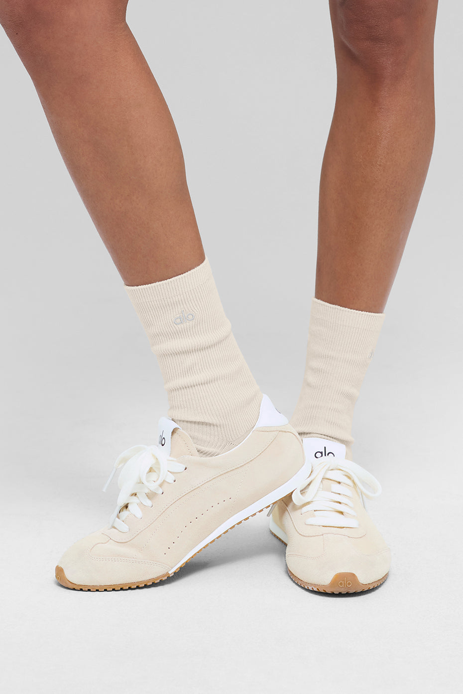 Alo Yoga Unisex Half-Crew Understated Sock - Bone