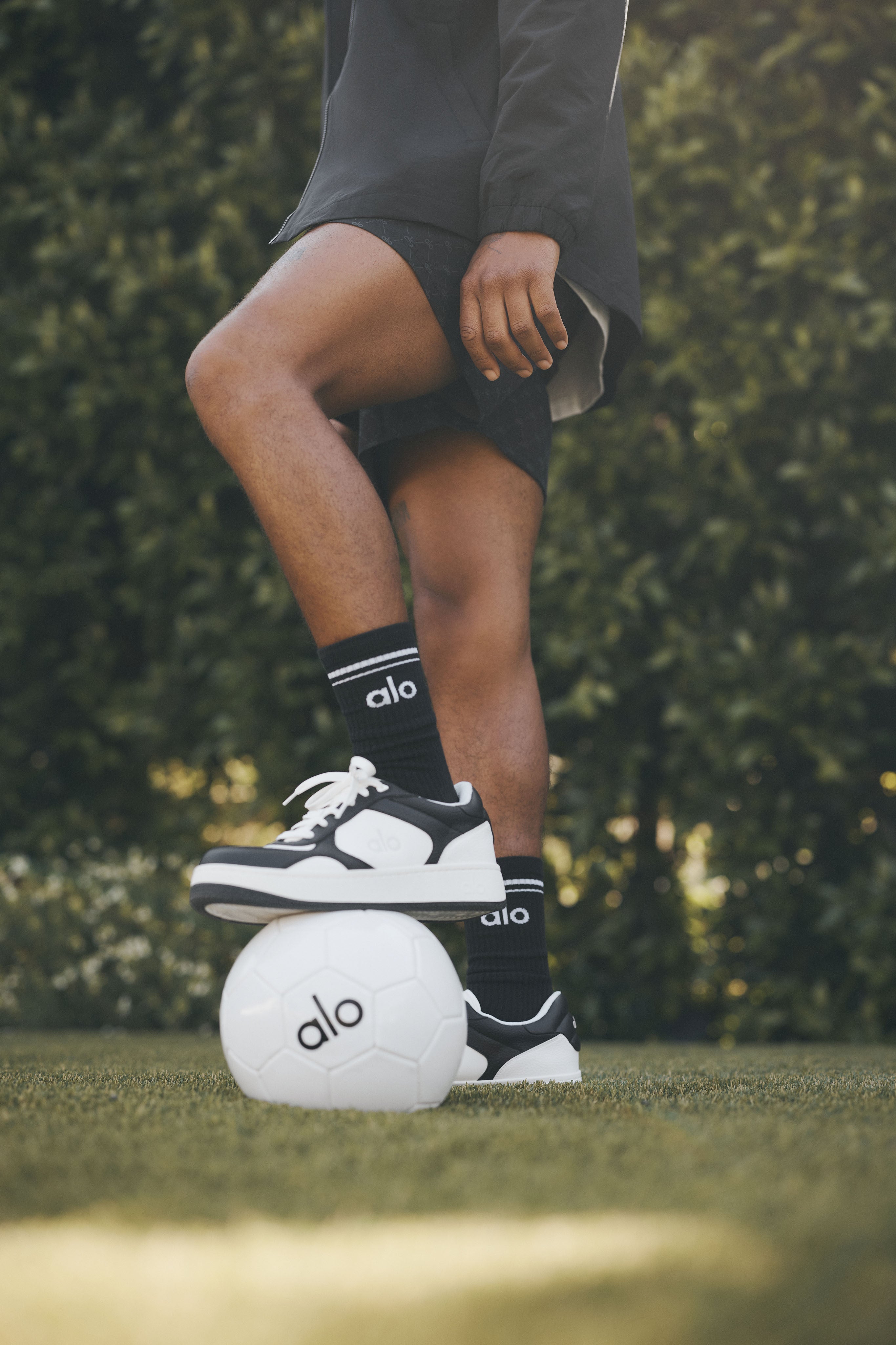 Alo Yoga ALO Recovery Mode Sneaker - Black/White