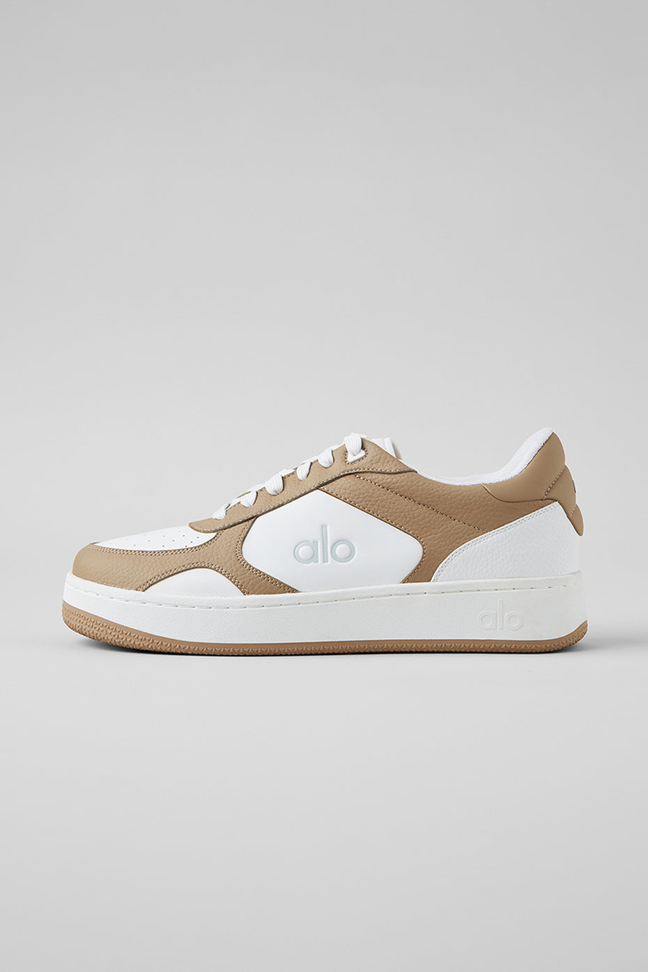 Alo Yoga ALO Recovery Mode Sneaker - Gravel/White