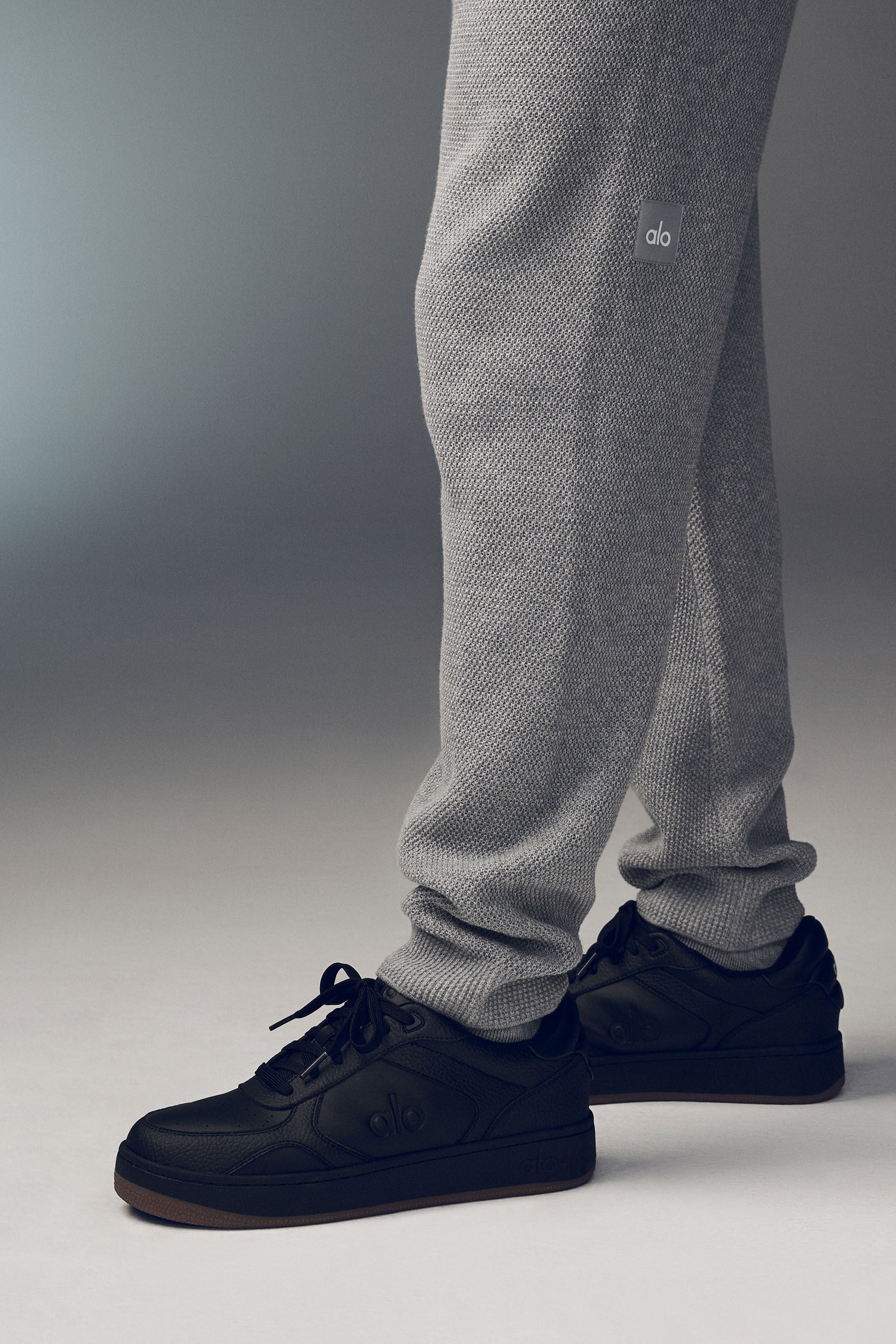 Alo Yoga ALO Recovery Mode Sneaker - Black/Gum