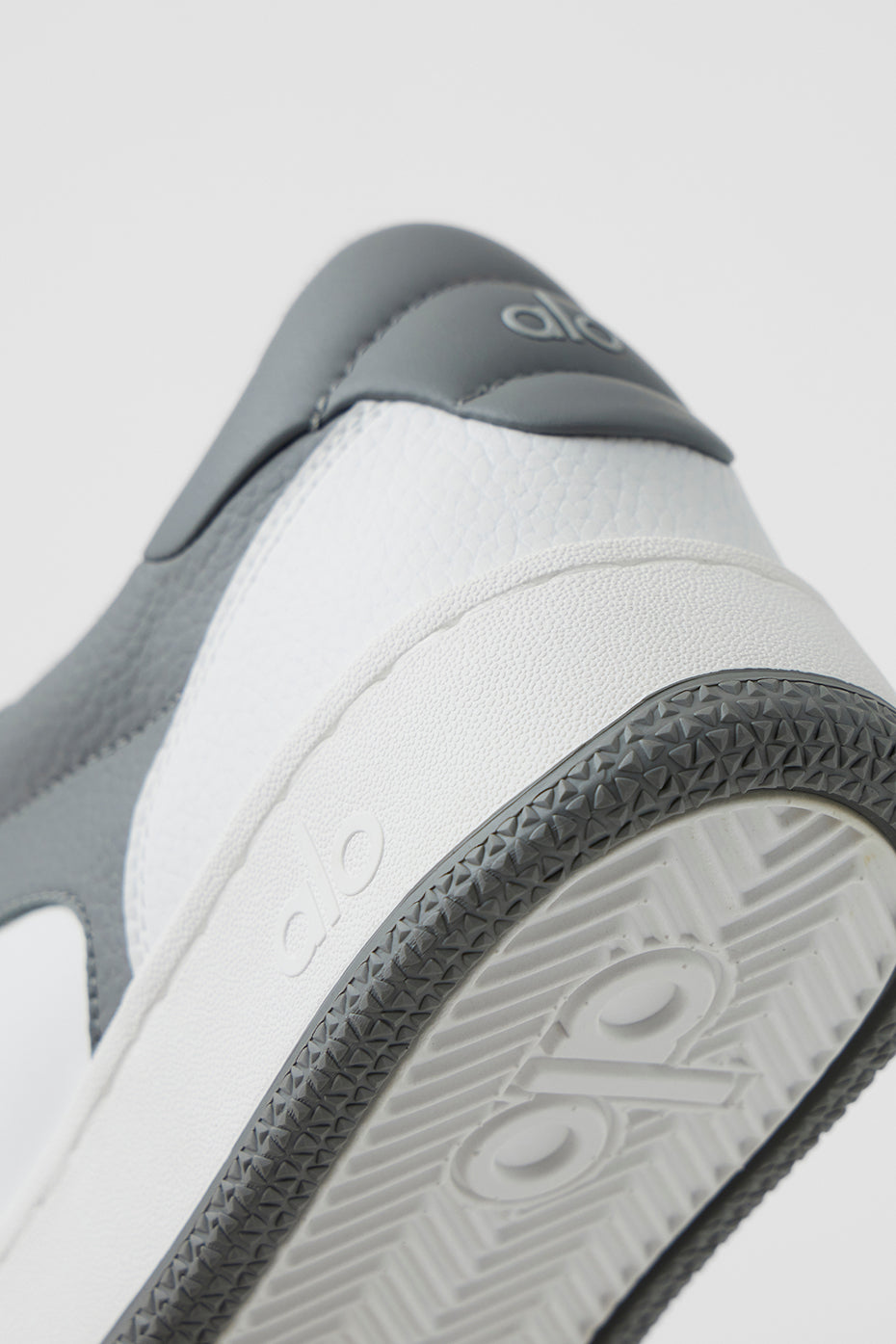 Alo Yoga ALO Recovery Mode Sneaker - Grey/White