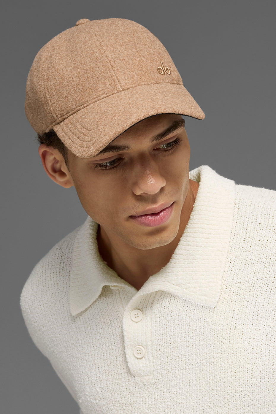 Alo Yoga Prestige Off-Duty Cap - Toasted Almond