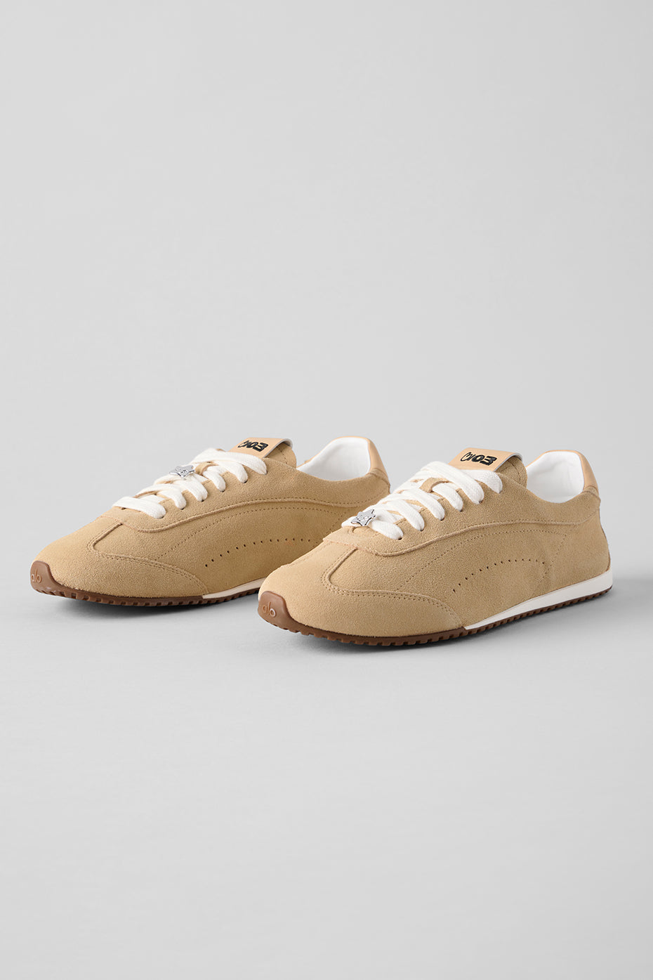 Alo Yoga ALO Sunset Sneaker + Jisoo - Caramel Cream