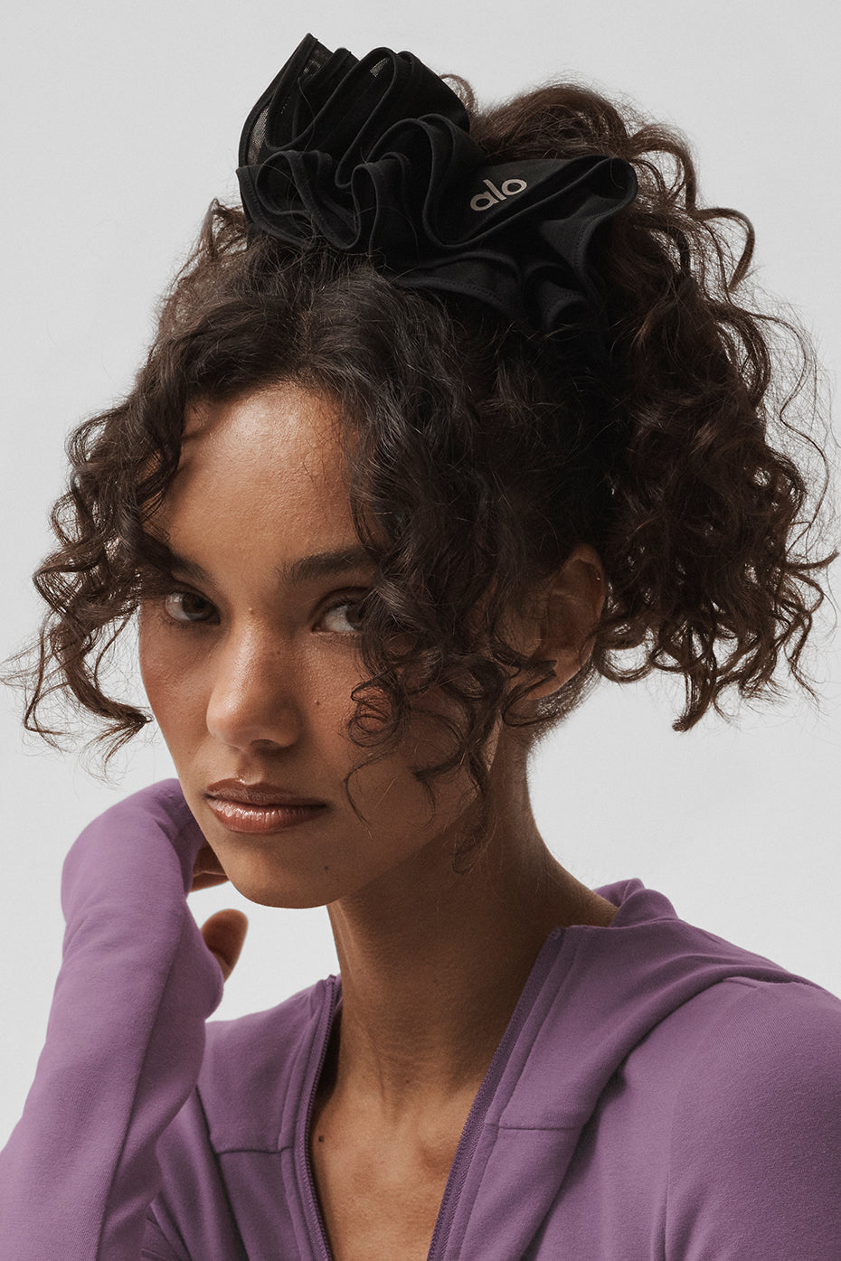 Alo Yoga Mesh Sweet Nothing Oversize Scrunchie - Black
