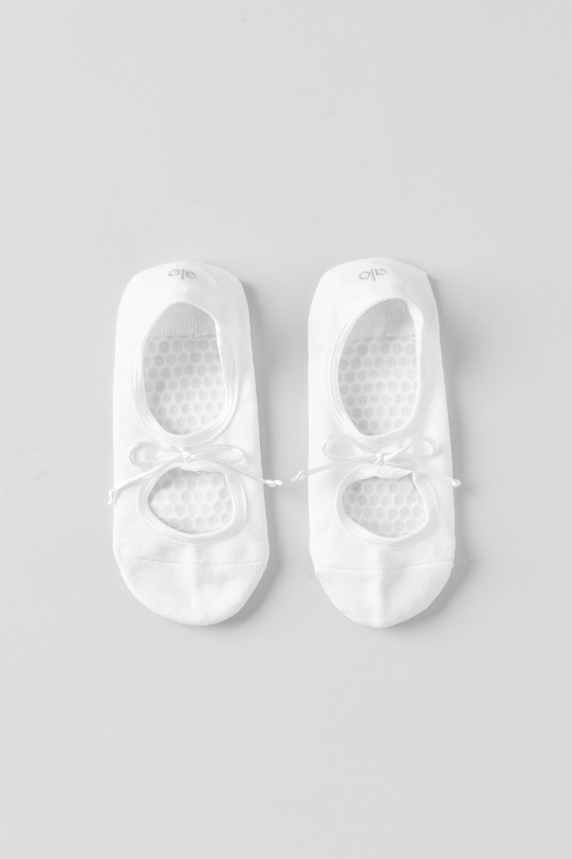 Alo Yoga Ballet Grip Sock - White