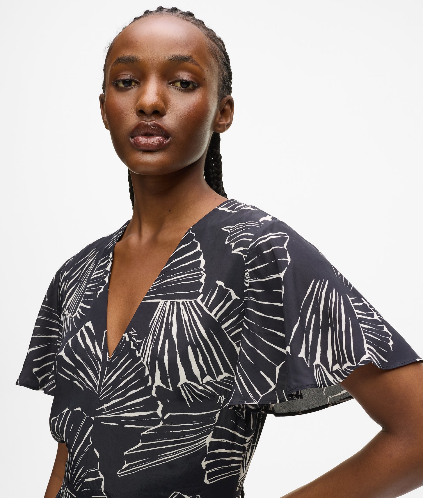 Karl Lagerfeld Fan Print V-Neck Dress Linear Fan Black