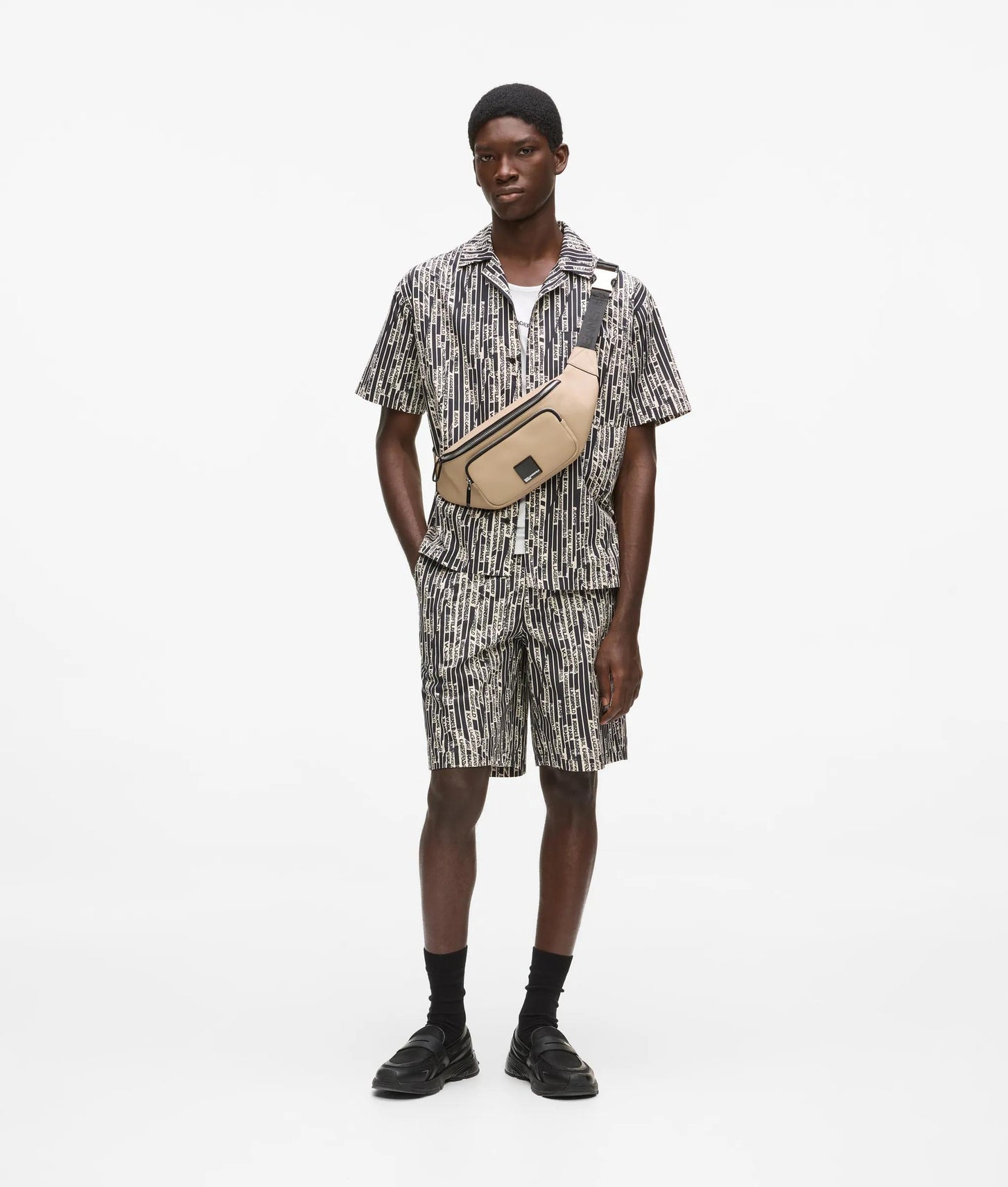Karl Lagerfeld All-Over-Print Shorts Linear Logo All Over Print