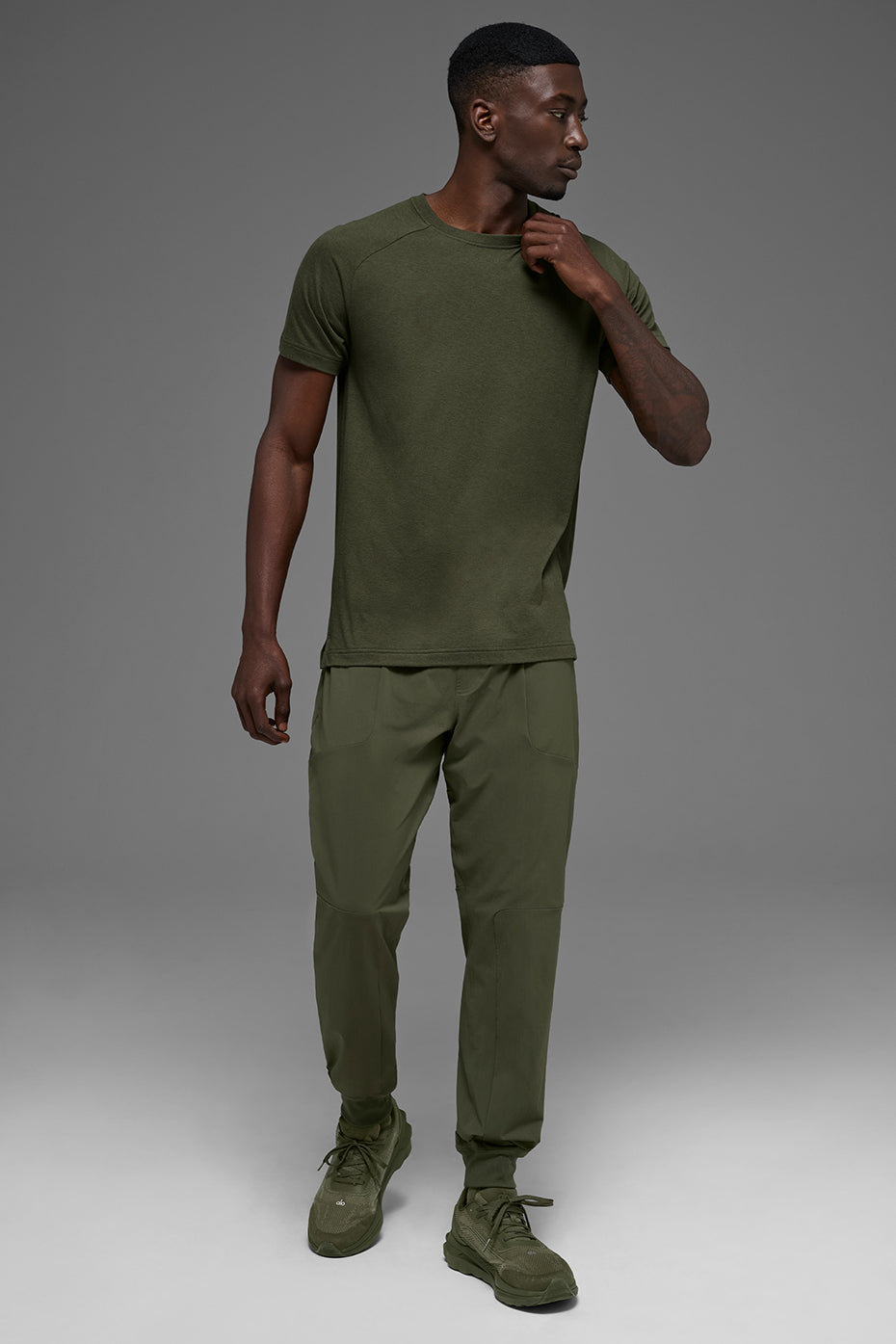 Alo Yoga Triumph Raglan Tee - Green Olive