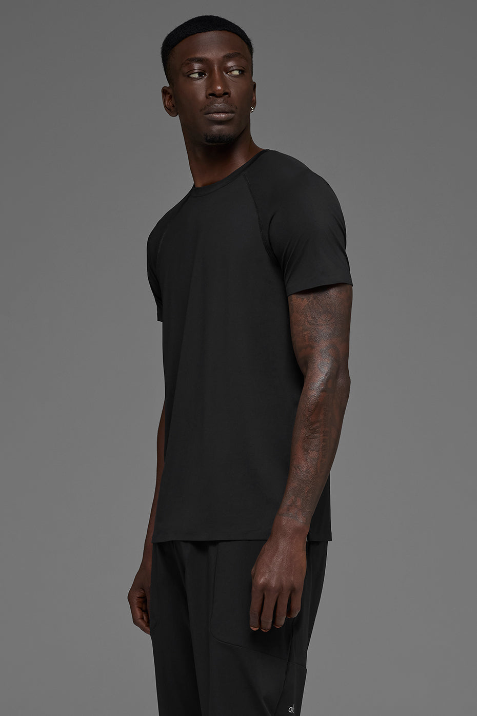Alo Yoga Idol Crewneck Short Sleeve - Black