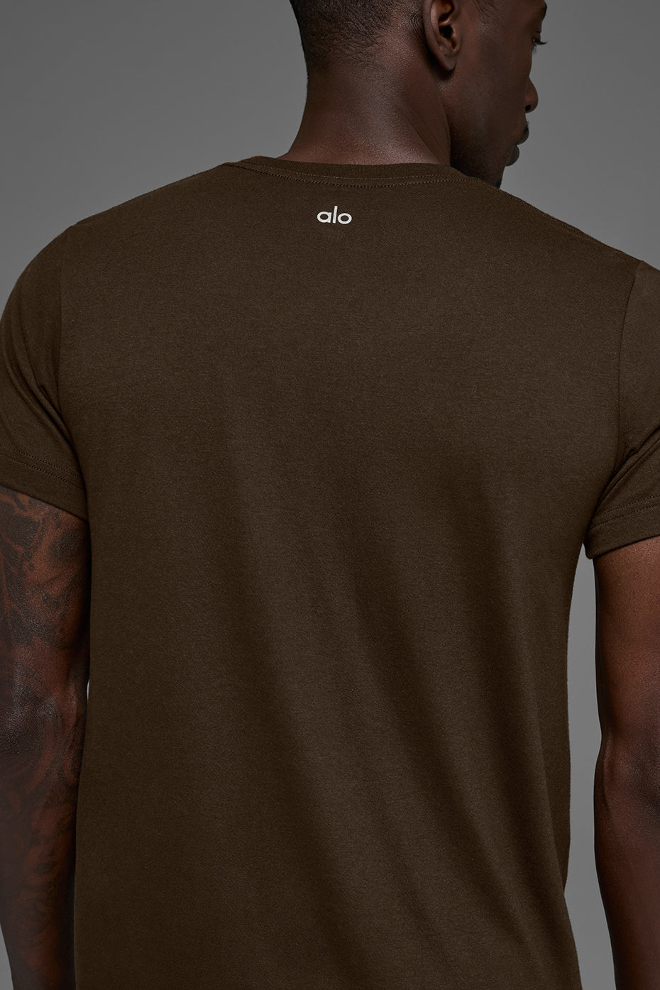 Alo Yoga Triumph Tee - Espresso