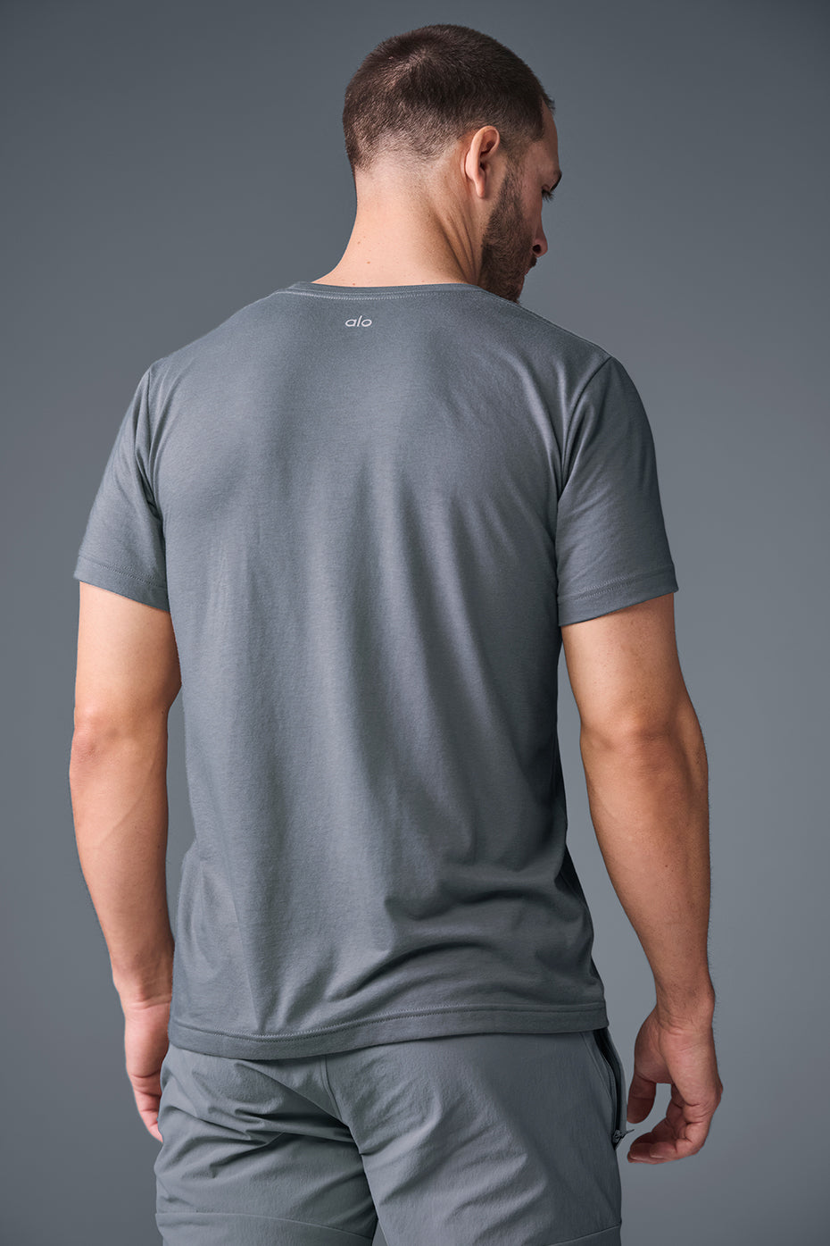 Alo Yoga Triumph Tee - Steel Grey