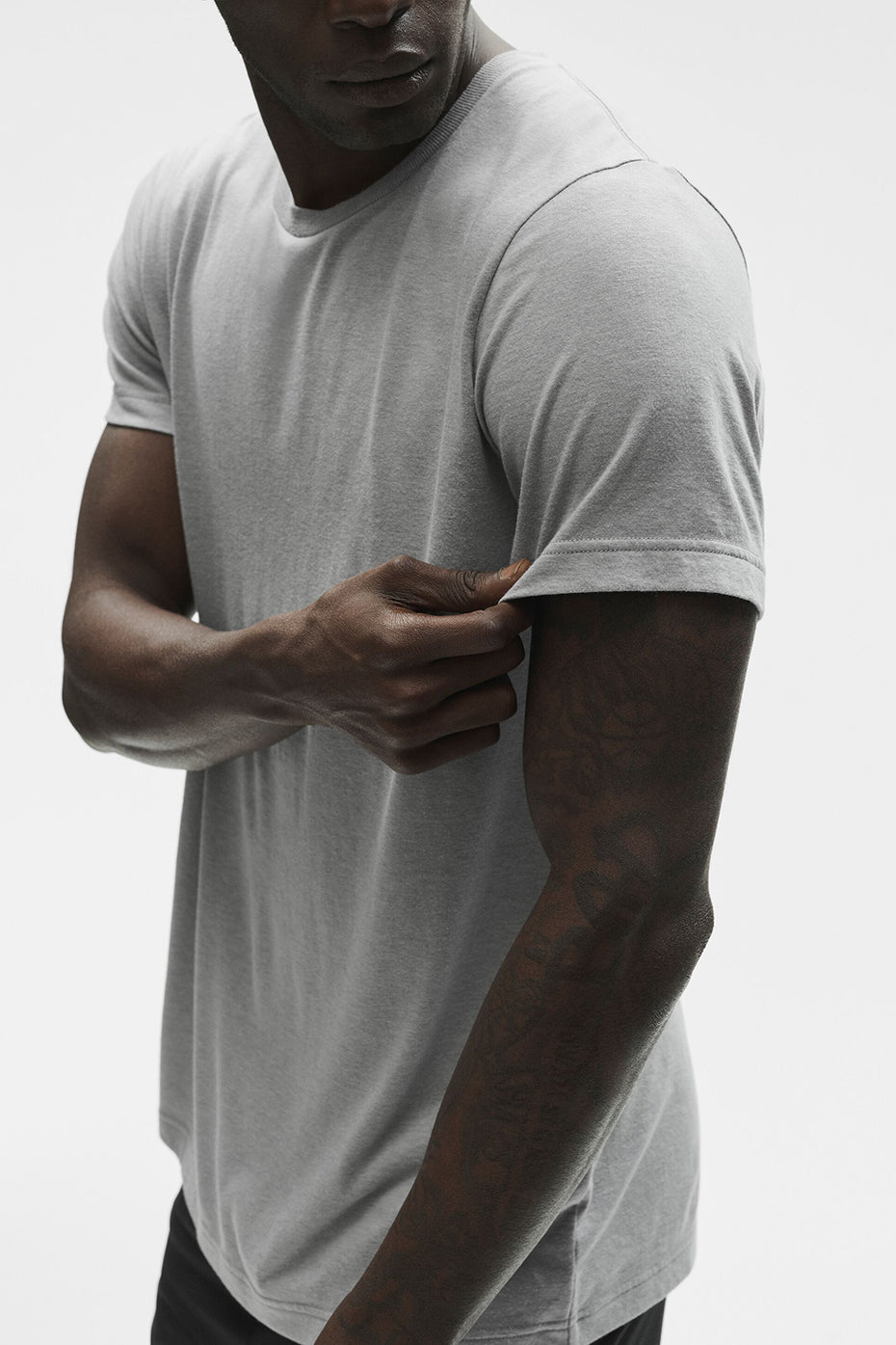 Alo Yoga Triumph Tee - Athletic Heather Grey