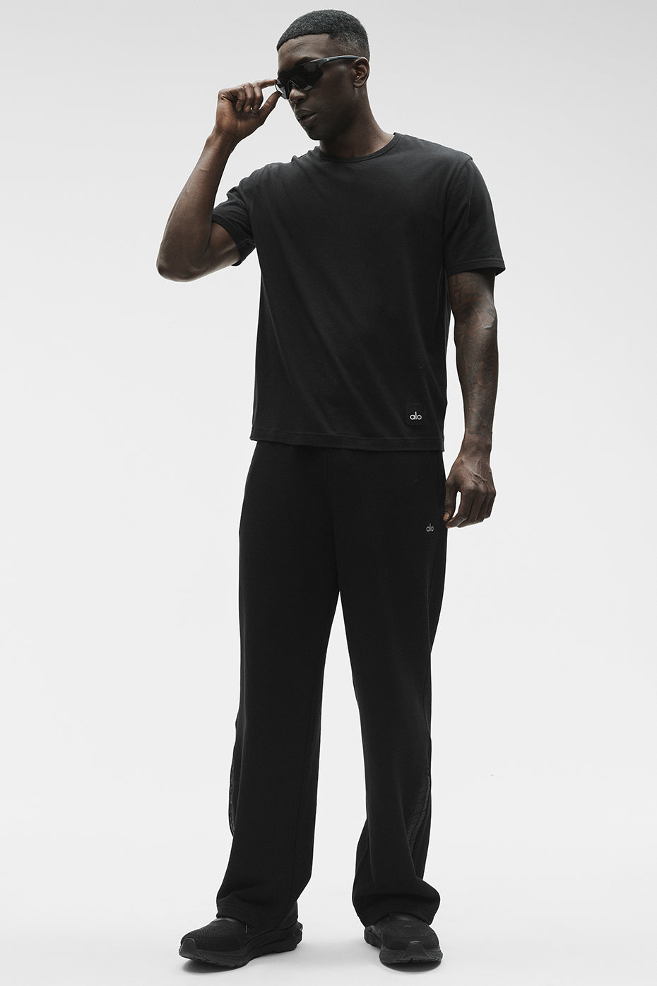 Alo Yoga Essential Short Sleeve Street Tee - Black