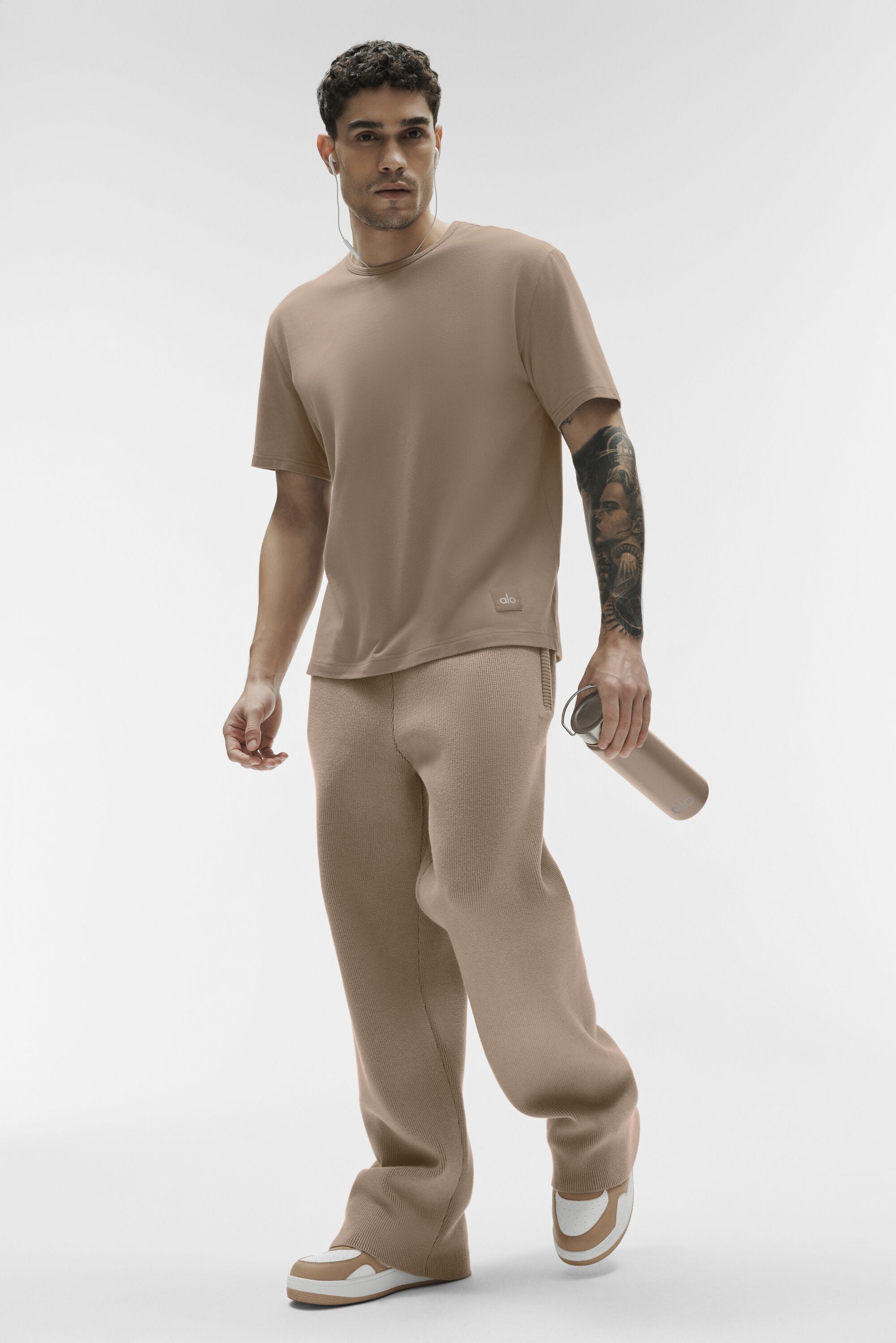Alo Yoga Street Essential Tee - Gravel