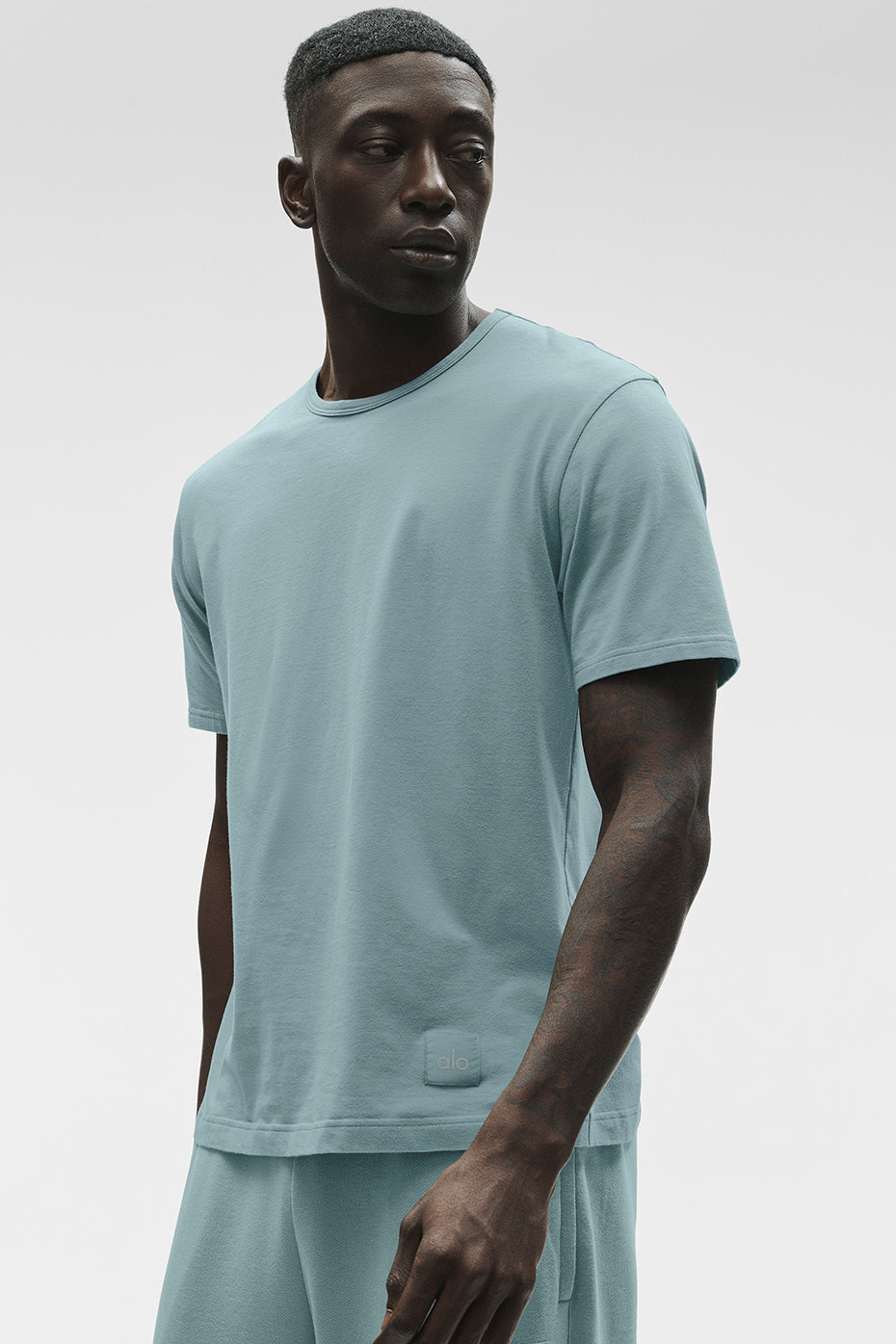 Alo Yoga Essential Short Sleeve Street Tee - Desert Sage
