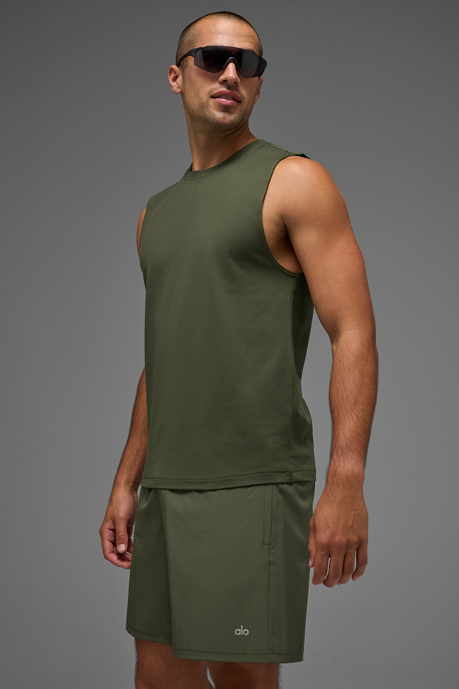 Alo Yoga Conquer Muscle Tank - Green Olive