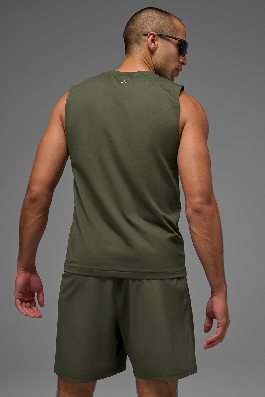 Alo Yoga Conquer Muscle Tank - Green Olive