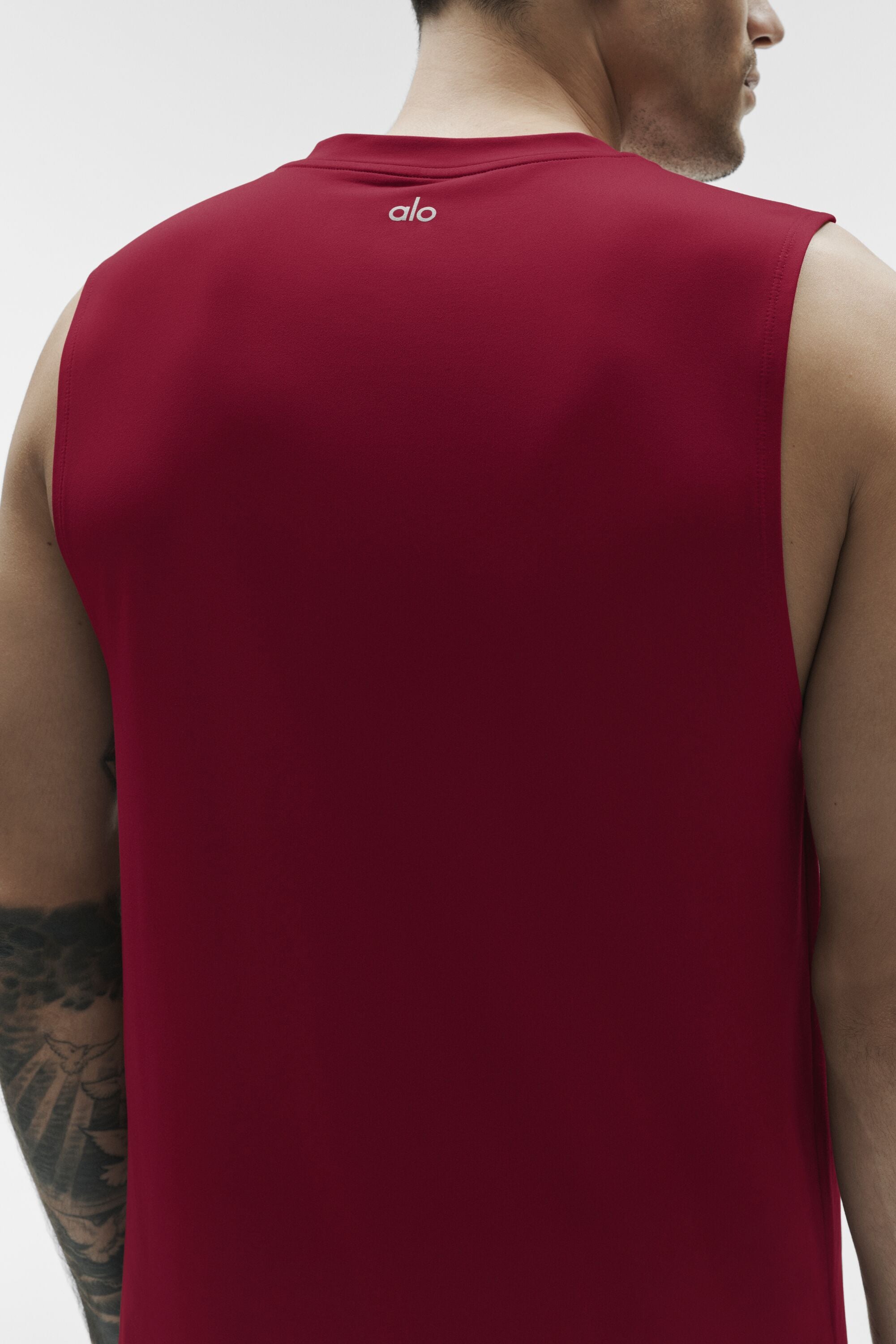 Alo Yoga Conquer Muscle Tank - Garnet