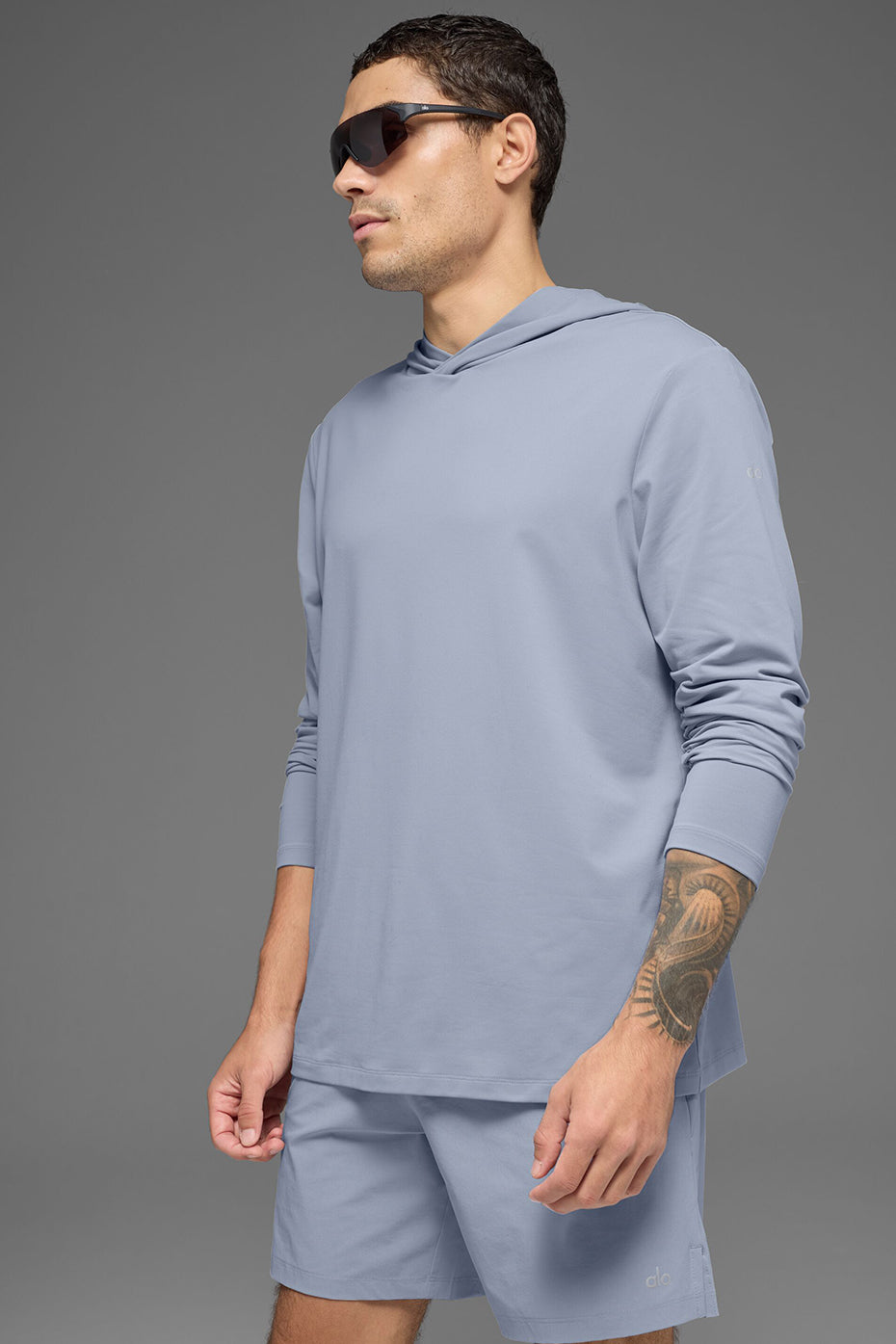 Alo Yoga Conquer Reform Long Sleeve With Hood - Winter Frost