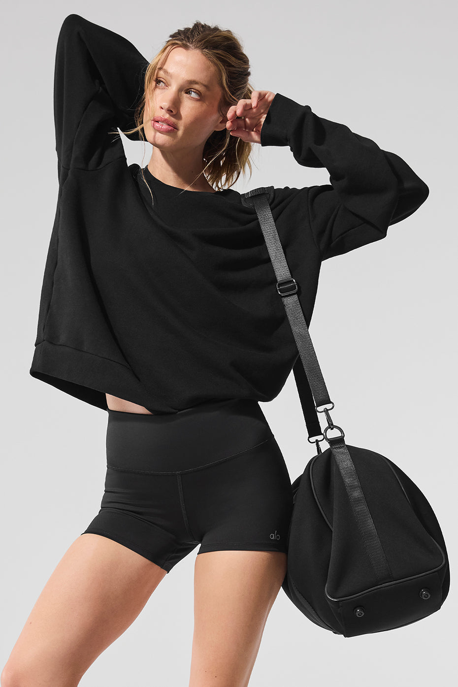 Alo Yoga Chill Crew Neck Pullover - Black