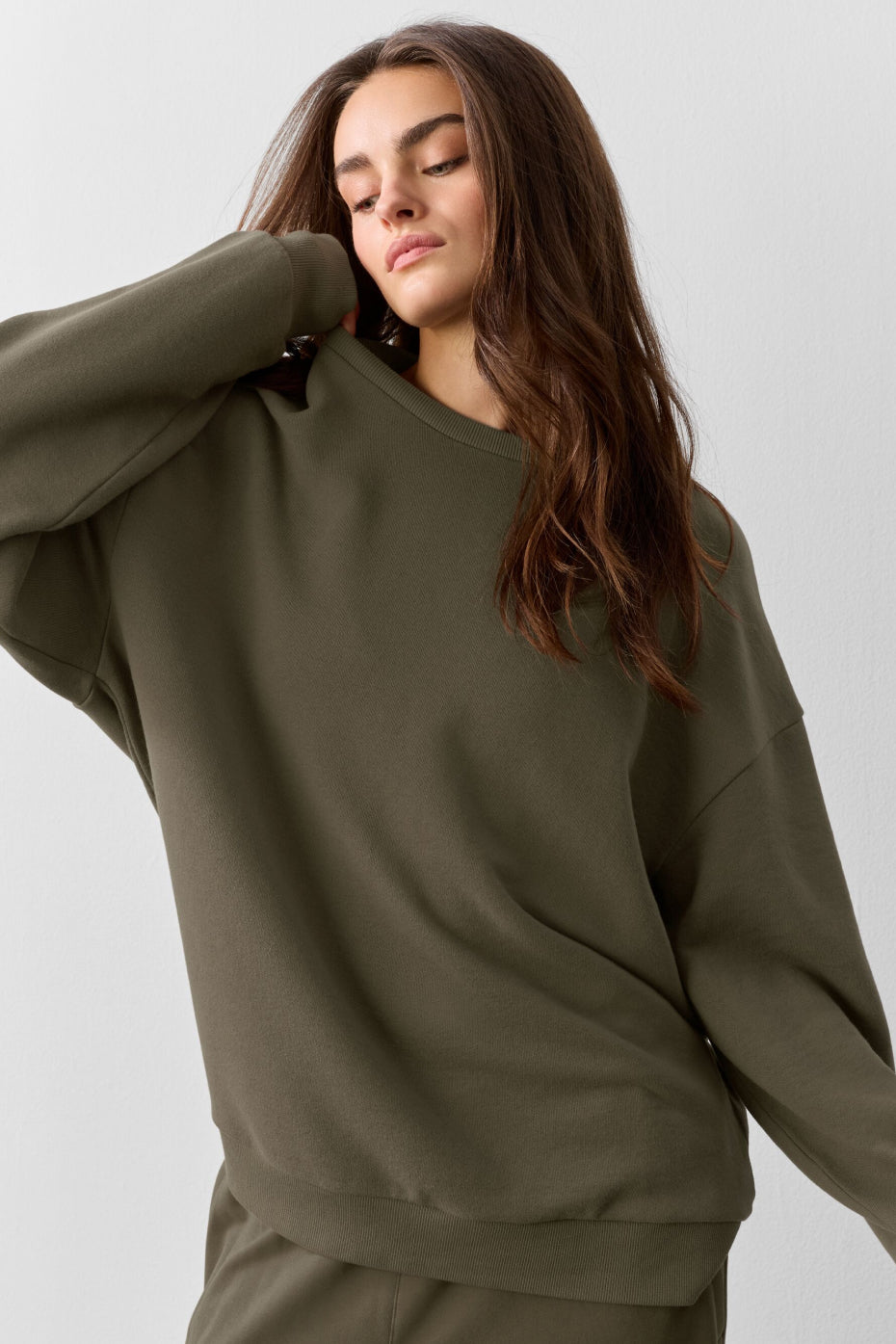 Alo Yoga Chill Crew Neck Pullover - Olive Tree