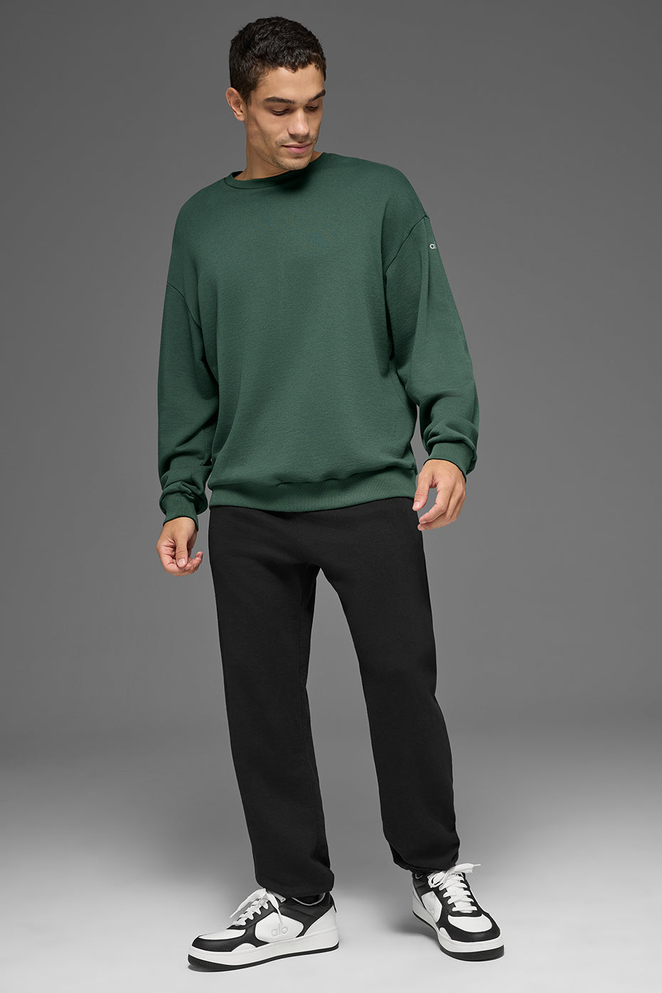 Alo Yoga Chill Crew Neck Pullover - Clover Green