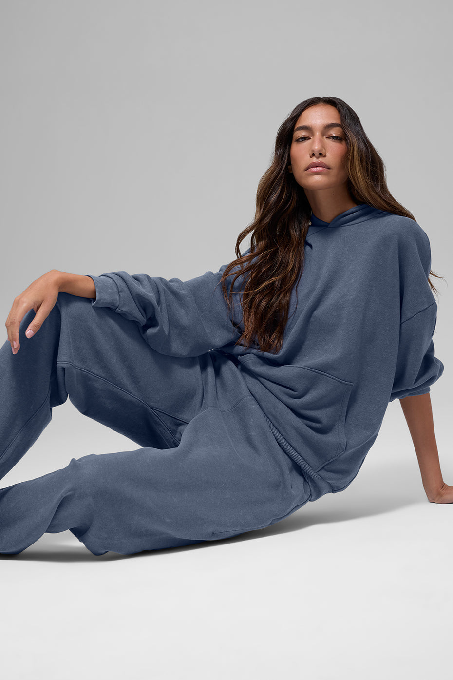 Alo Yoga Chill Vintage Wash Hoodie - Bluestone Wash