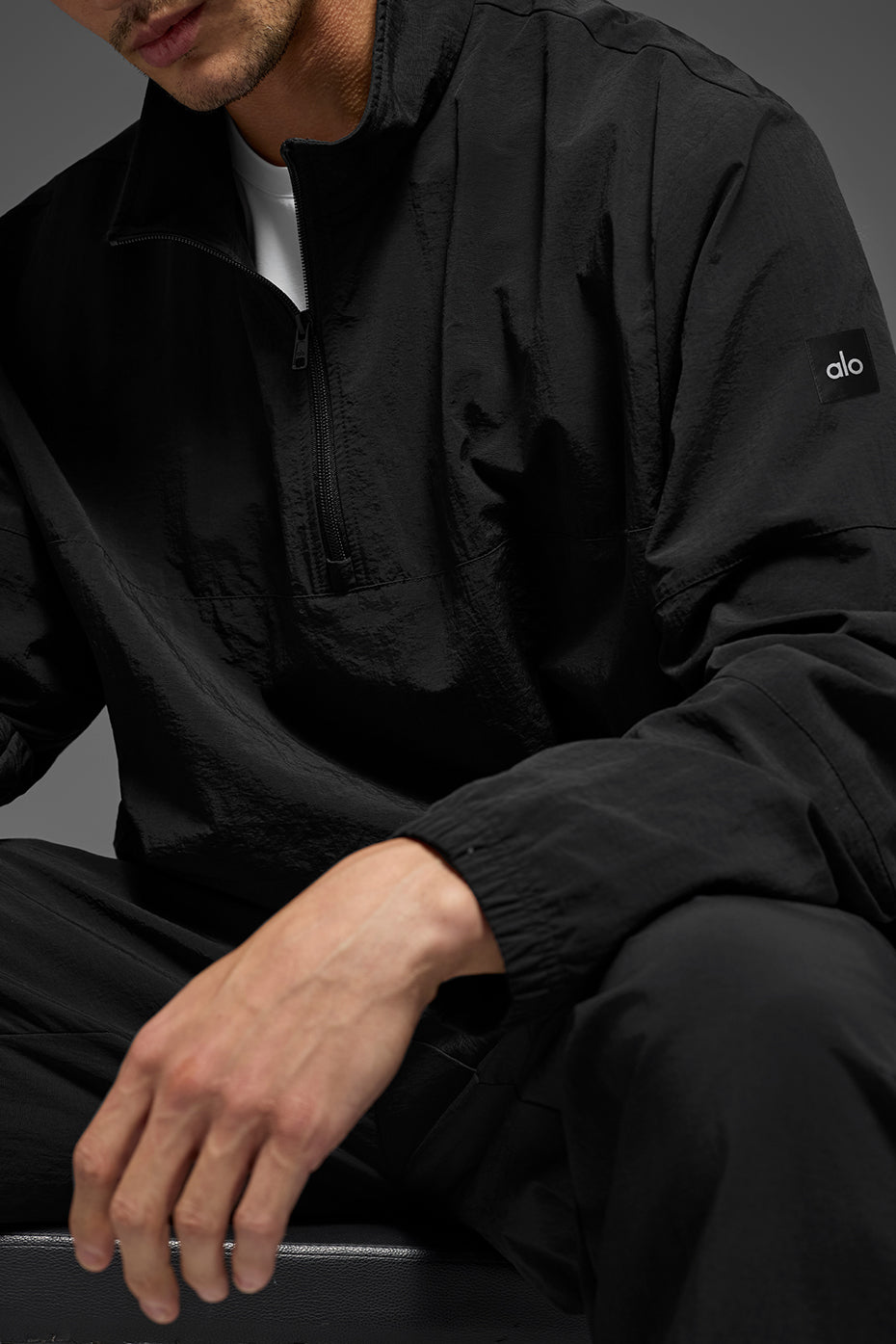 Alo Yoga Light Weight Takeaway Track Pullover - Black