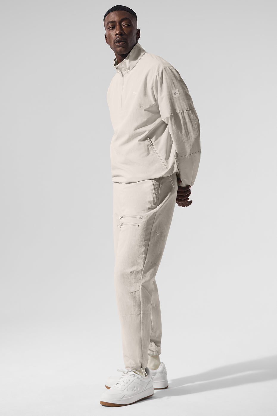 Alo Yoga Light Weight Takeaway Track Pullover - Bone