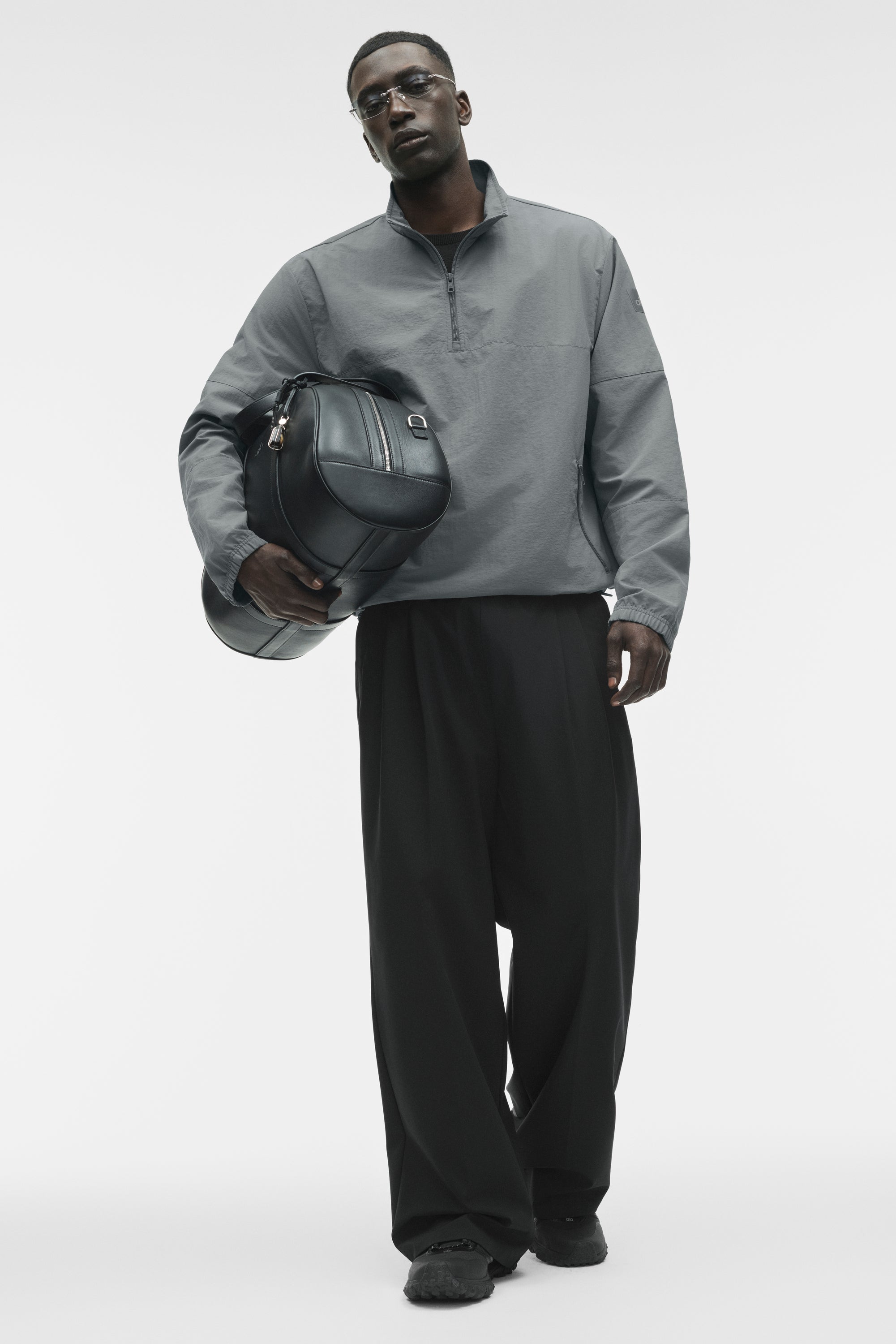 Alo Yoga Light Weight Takeaway Track Pullover - Monument