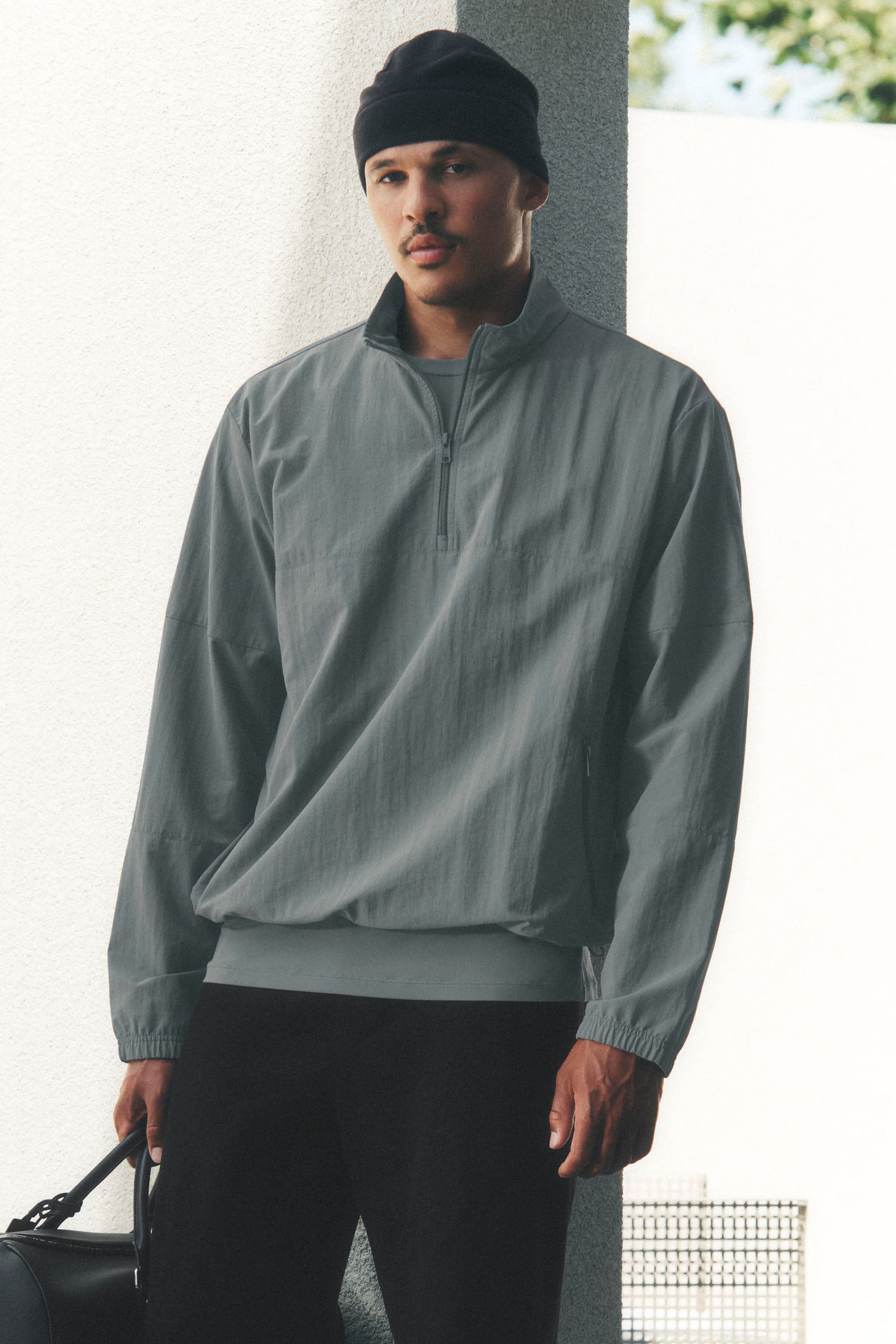 Alo Yoga Light Weight Takeaway Track Pullover - Monument