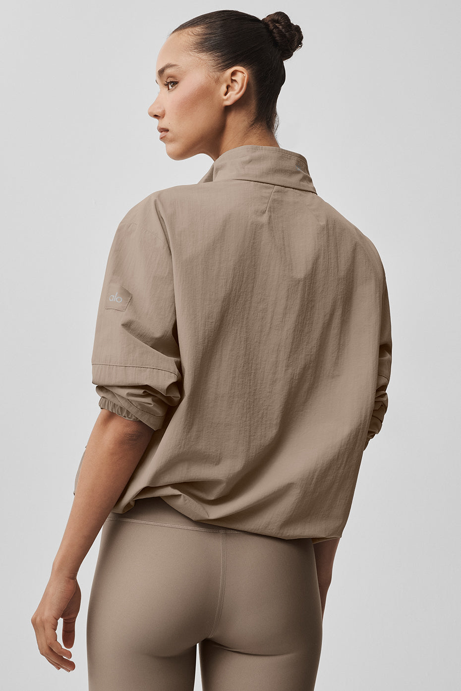 Alo Yoga Light Weight Takeaway Track Pullover - Gravel