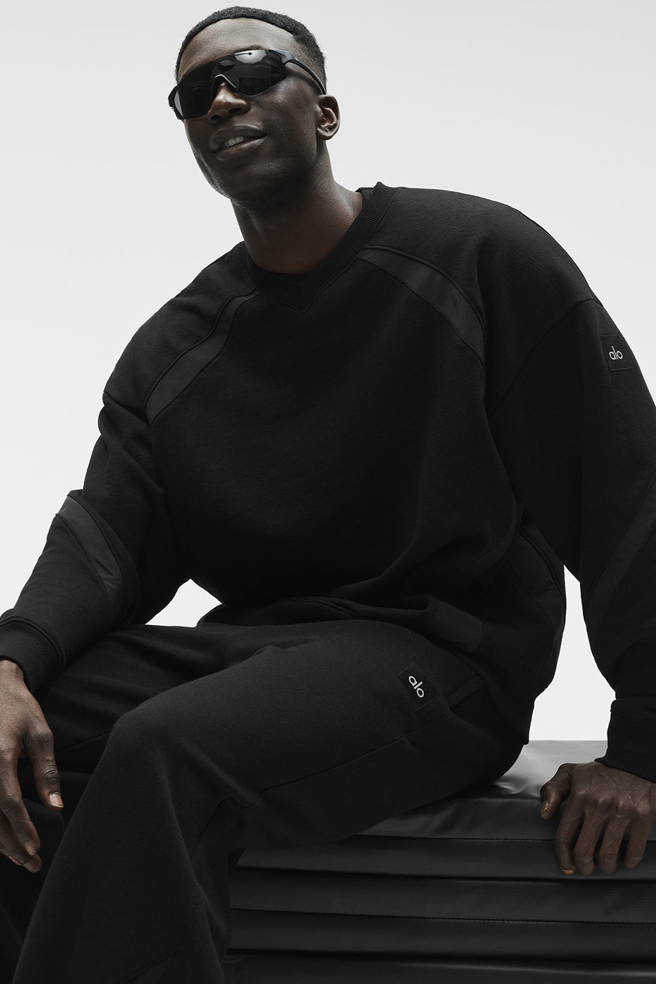 Alo Yoga Field Crew Neck Sweatshirt - Black