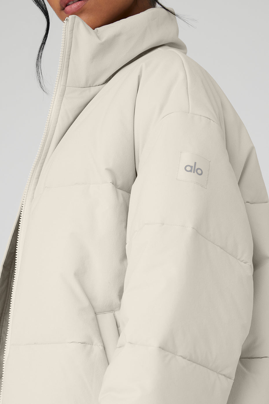 Alo Yoga Stretch Woven Street Puffer - Bone