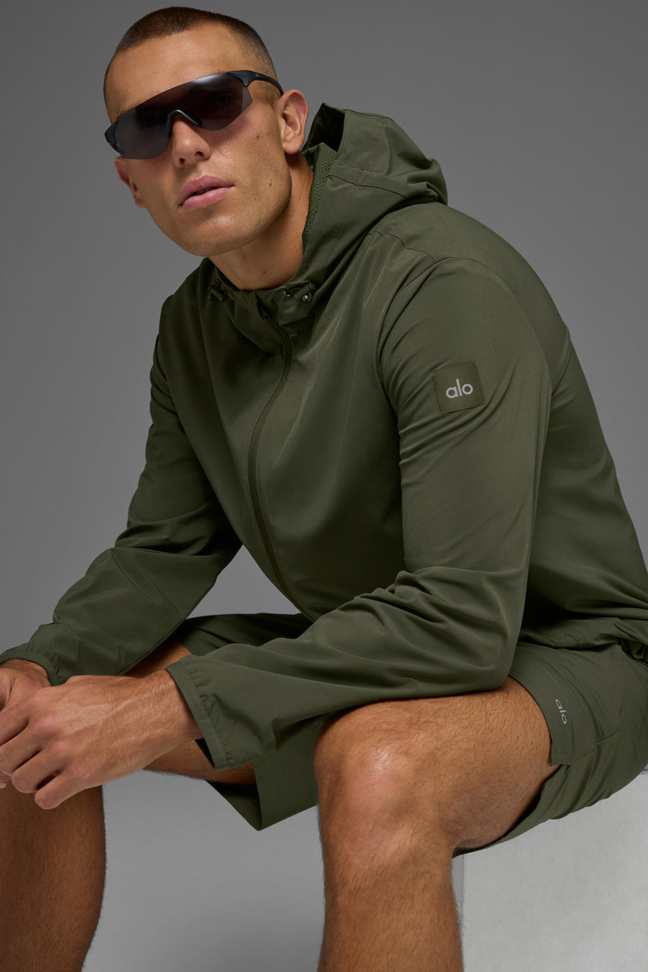 Alo Yoga Performance On-The-Go Jacket - Green Olive