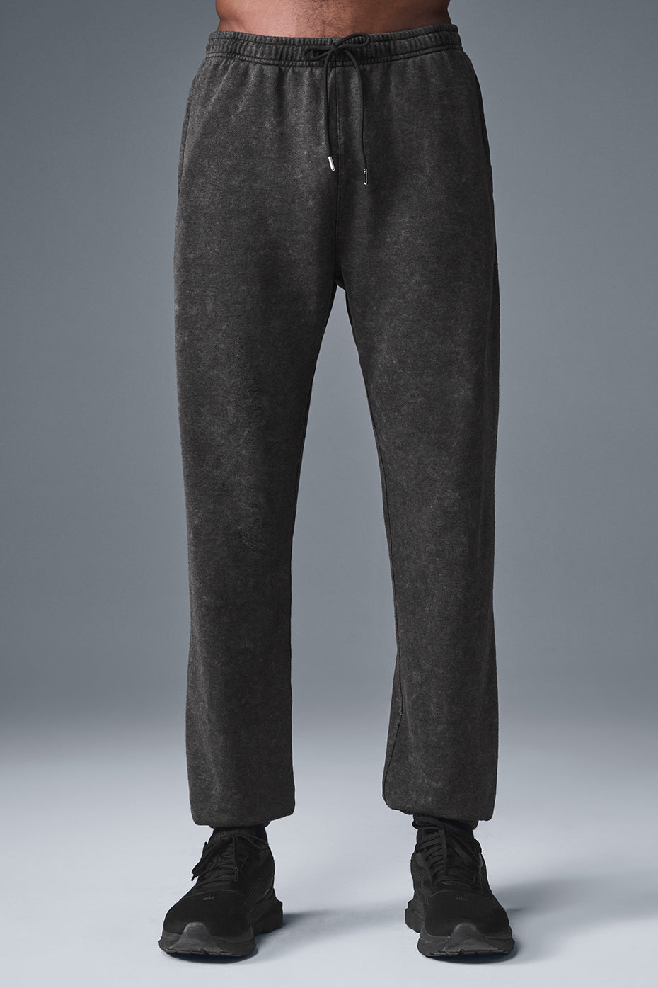 Alo Yoga Chill Vintage Wash Sweatpant - Black Wash