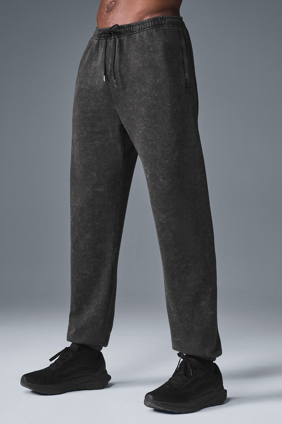 Alo Yoga Chill Vintage Wash Sweatpant - Black Wash