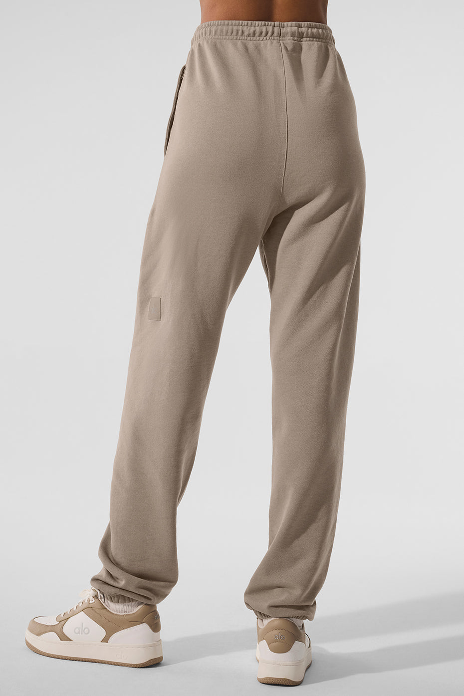 Alo Yoga Chill Vintage Wash Sweatpant - Gravel Wash