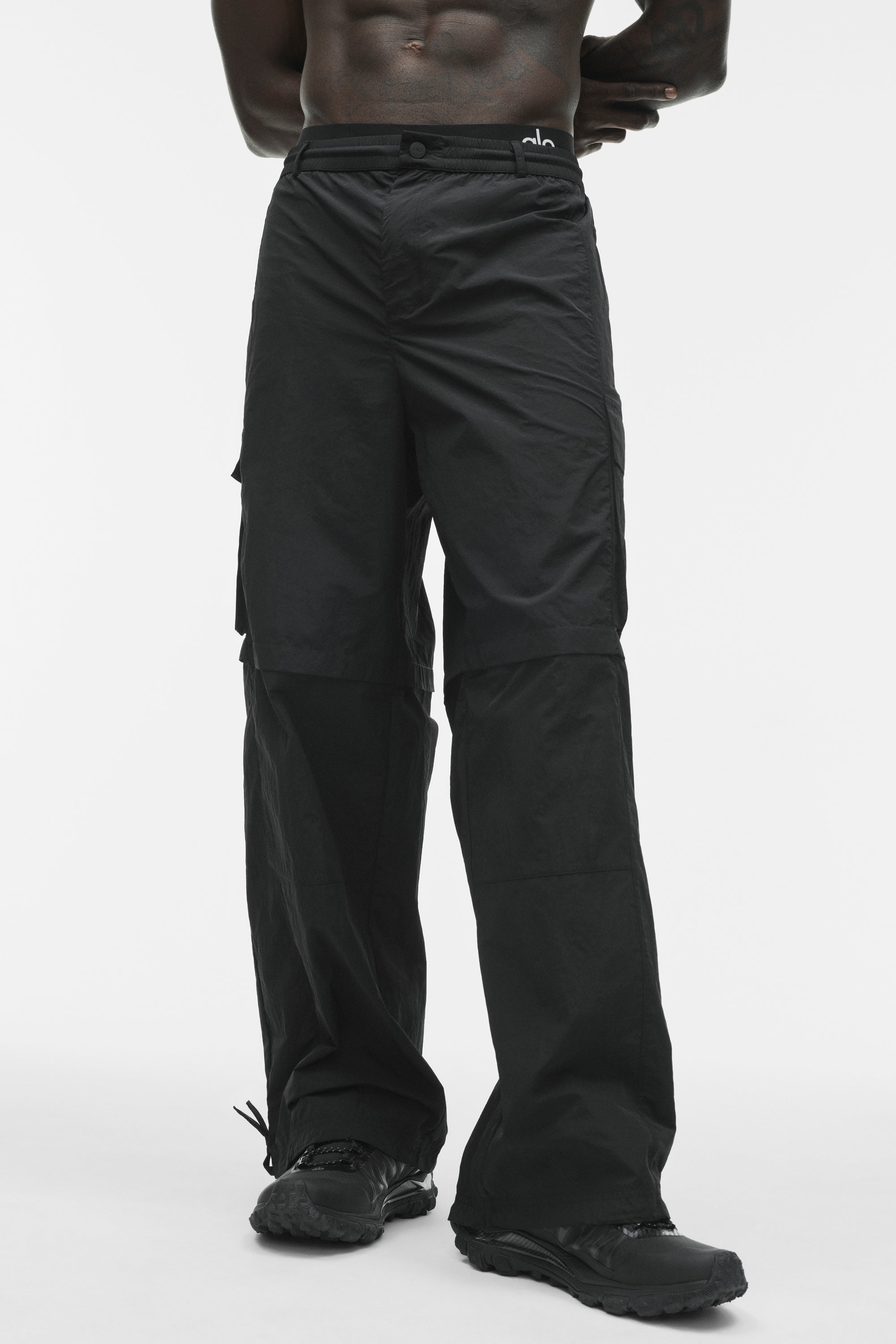 Alo Yoga Axis Cargo Trouser - Black