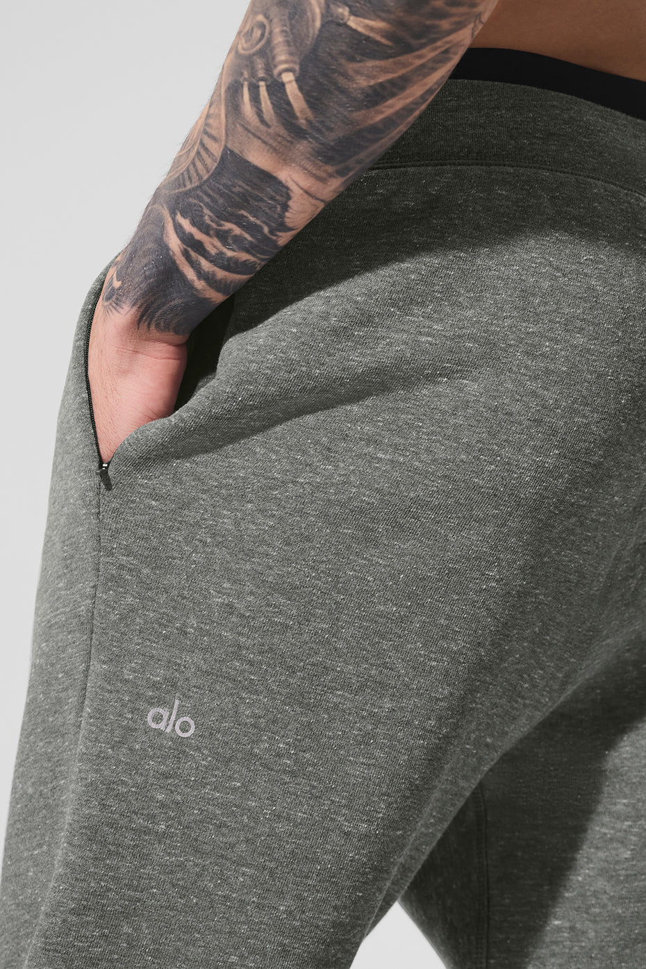 Alo Yoga The Triumph Sweatpant - Grey Triblend