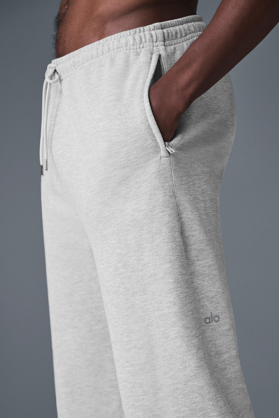 Alo Yoga Chill Sweatpant - Athletic Heather Grey