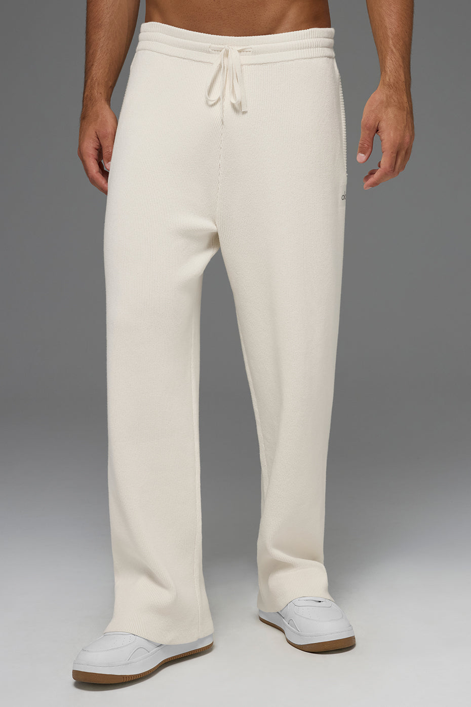 Alo Yoga Scholar Straight Leg Sweatpant - Ivory