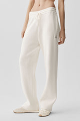 Alo Yoga Scholar Straight Leg Sweatpant - Ivory