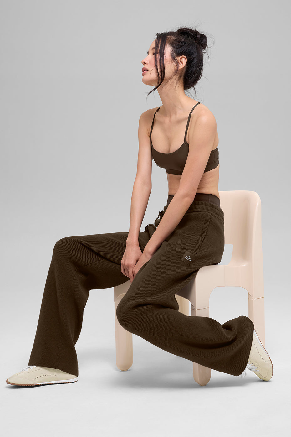 Alo Yoga Scholar Straight Leg Sweatpant - Espresso